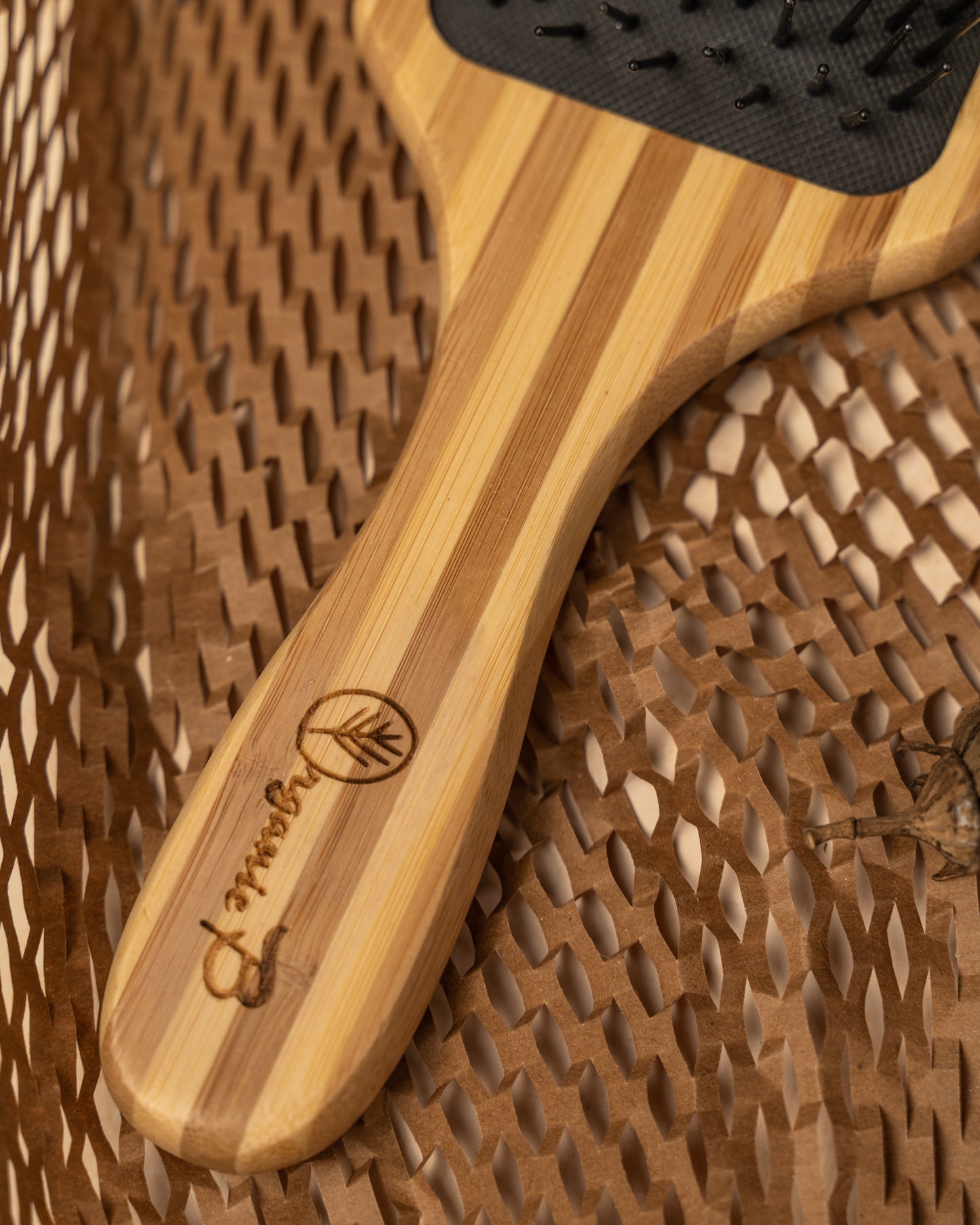 Organic B’s Paddle Brush (NYLON DROPLET)