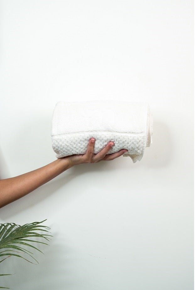 Bamboo Fluffy Bath Towel Terry 560 GSM - Almost White