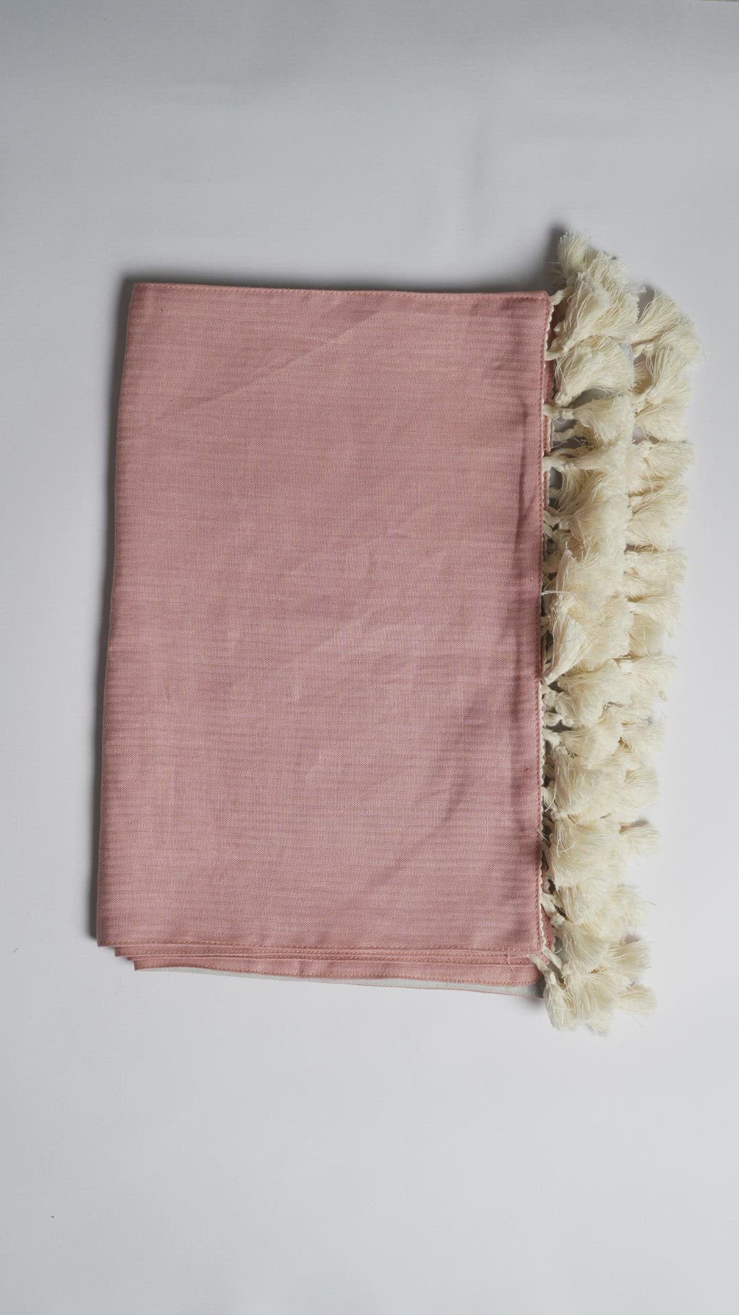 Achala - Napkin Set with Lace Detailing